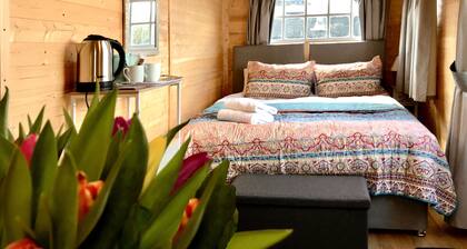 Arniss New Forest - Eight Bedroom House, Sleeps 20