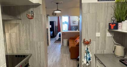 "The Nautical" Pet Friendly Seafront Apartment