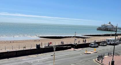 "The Elegance" Seafront Apartment