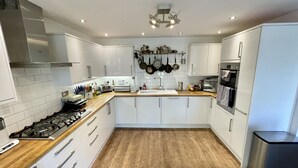 Superior House, Private Bathroom | Private kitchen - Large Family Home With Stunning City Views (Bristol)