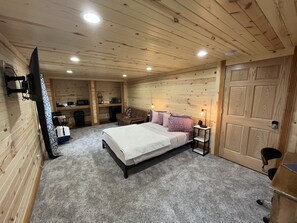 1 bedroom, desk, free WiFi, bed sheets