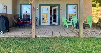 BlueRidgeVista. 4 miles to Tryon Equestrian Ctr.