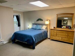 2 bedrooms, desk, iron/ironing board, free WiFi