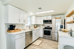 Fridge, microwave, oven, stovetop - Great Gulf Views! Updated 2nd Row Home, 2 Covered Decks, Outdoor Shower (Galveston)