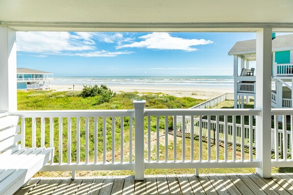 Property grounds - Great Gulf Views! Updated 2nd Row Home, 2 Covered Decks, Outdoor Shower (Galveston)