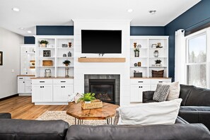 Smart TV, fireplace, table football, ping pong