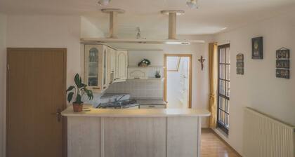 Apartment Amak With Free Onsite Parking