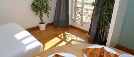 Strykejern/-brett, wi-fi og sengetøy