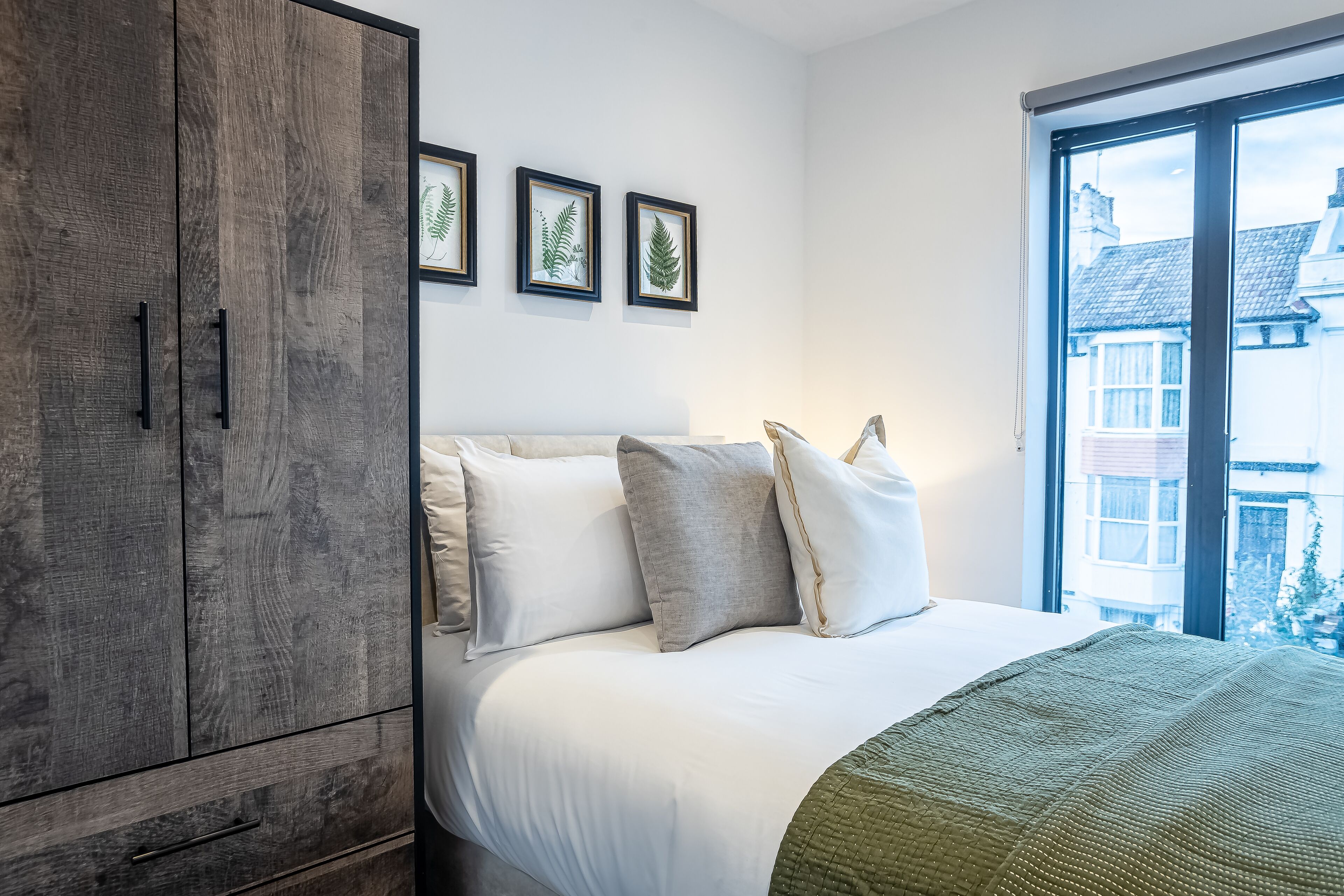Premier Apartment, 2 Bedrooms, City View | 2 bedrooms, iron/ironing board, free WiFi, individually decorated