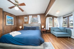 2 bedrooms, desk, iron/ironing board, travel cot - Longs Peak Views, Game Room, Fireplaces. Sleeps 12 (Estes Park)