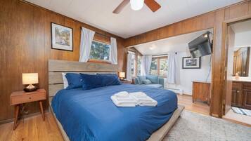 2 bedrooms, desk, iron/ironing board, travel crib