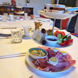 Desayuno completo todos los días (con cargo)