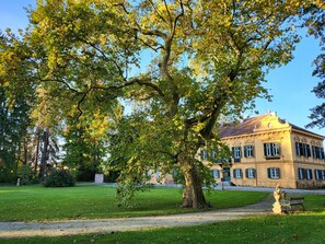 Exterior - Palais Kneissl (Burgau)