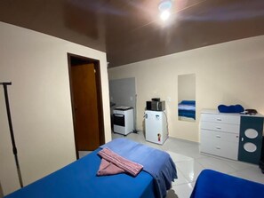 Exclusive Studio | Blackout drapes, free WiFi, bed sheets