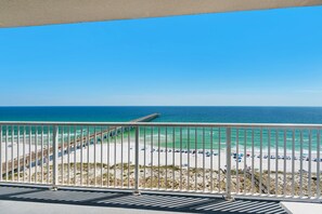 On the beach - 🐬Gulf Views-Beach Chair Service-Pool-Walk2Pier-Inn at Summerwind 1005🐬 (Navarre)