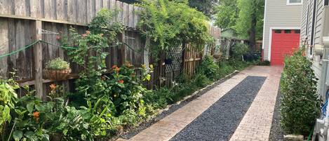 المنطقة المحيطة بالمنشأة