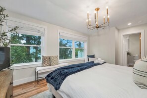 6 bedrooms, iron/ironing board, travel cot, WiFi - Lovely Beach house in GRB - Heated pool! (Kennebunk)