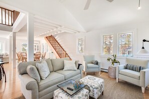 Smart TV, fireplace - Lovely Beach house in GRB - Heated pool! (Kennebunk)