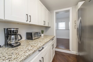 Fridge, microwave, stovetop, dishwasher