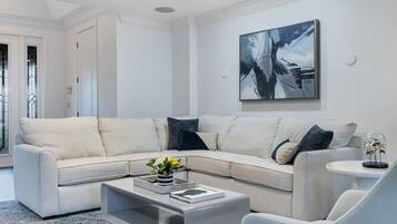 House (4 Bedrooms) | Floor plan