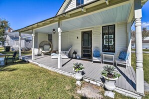 Terrace/patio - Cozy Currituck Home w/ Fire Pit near Ferry! (Currituck)
