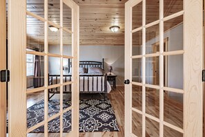 5 Schlafzimmer, Reisekinderbett, WLAN, BettwÀsche