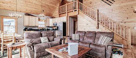 Smart TV, chimenea y futbolito