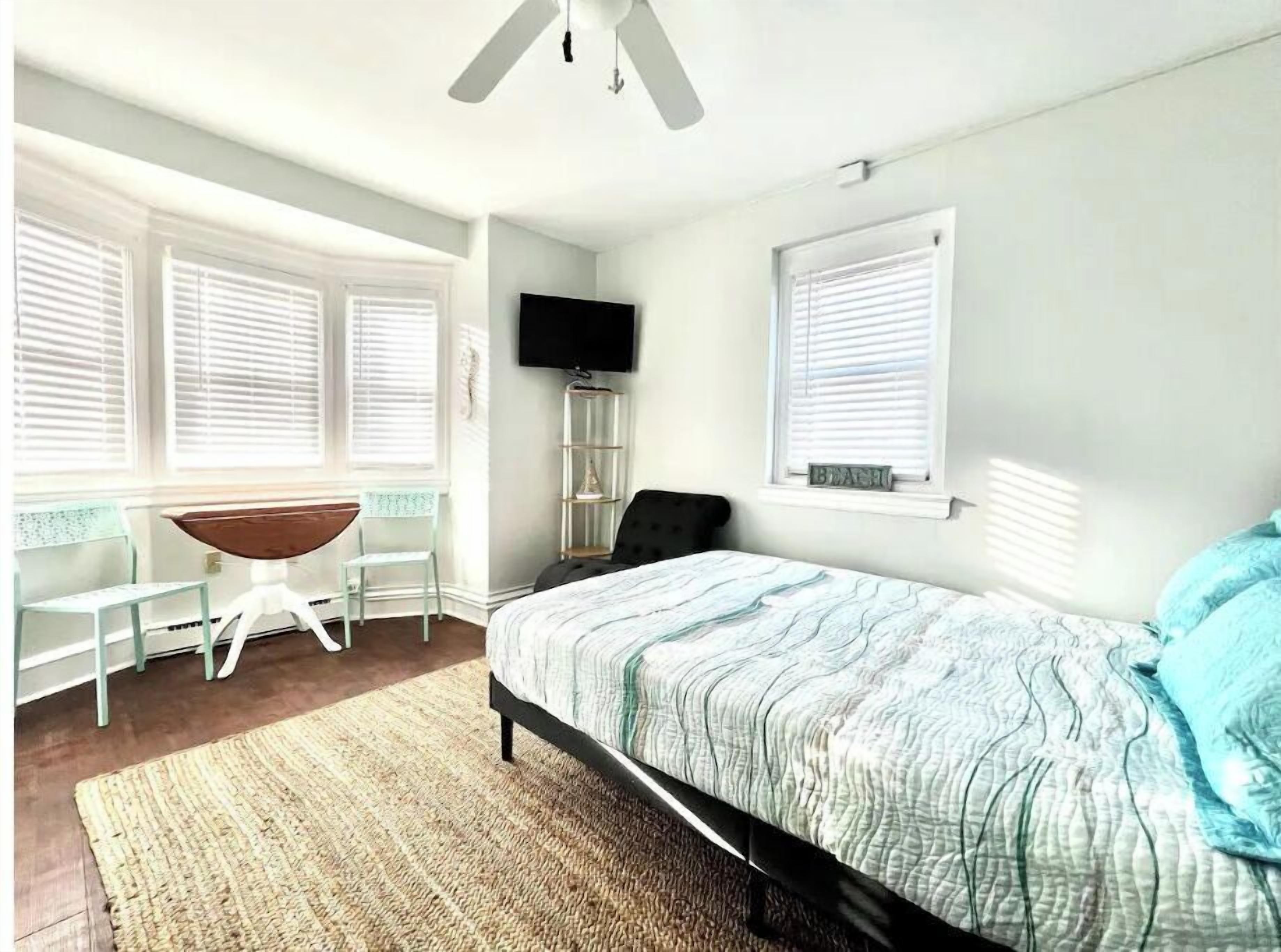 1 habitación, tabla de planchar con plancha y wifi gratis 