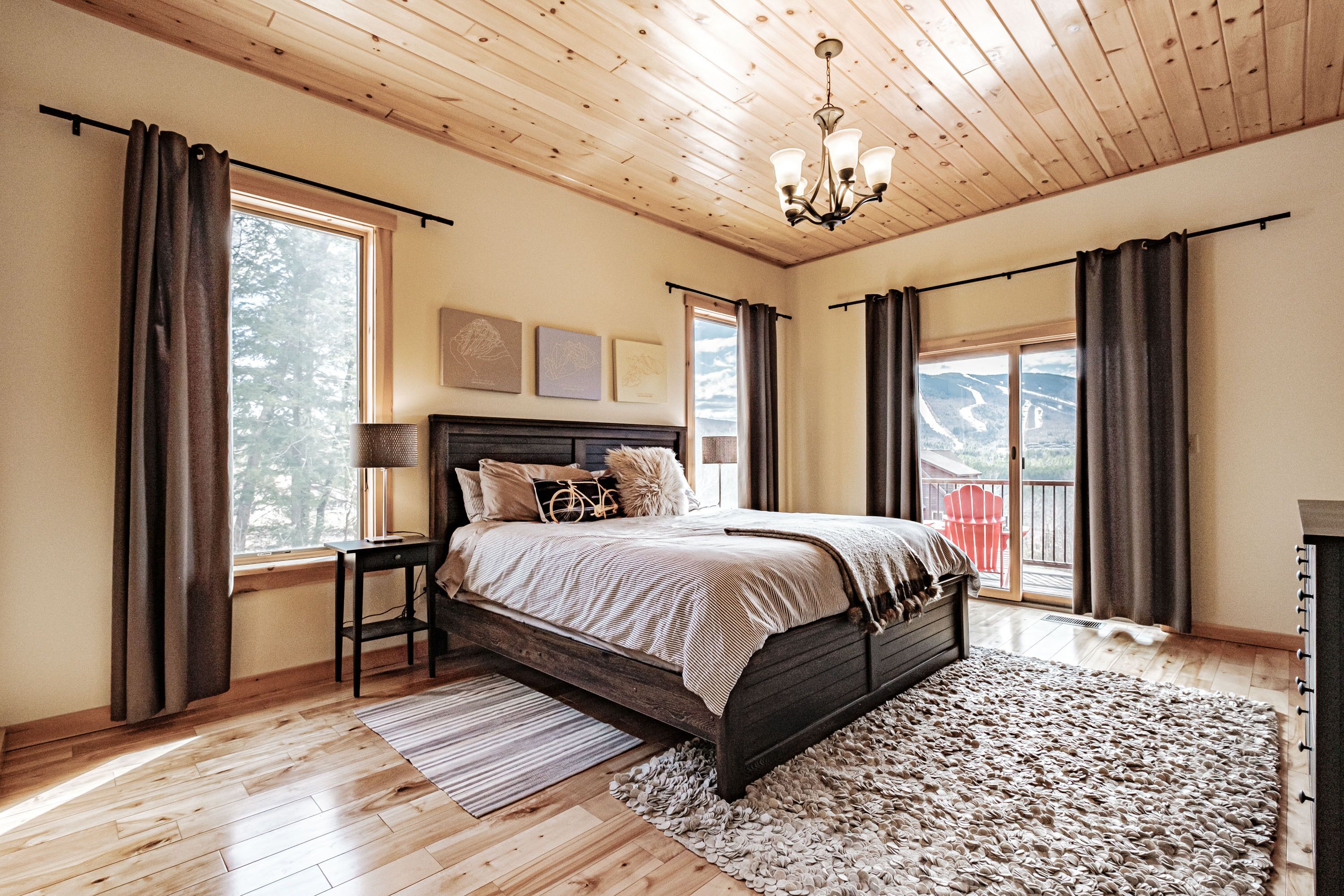 5 bedrooms, WiFi, bed sheets