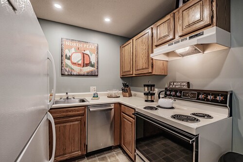 On Mountain two bedroom unit sleeping 8