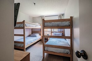 2 室のベッドルーム、WiFi、ベッドシーツ