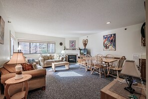 TV, fireplace - On Mountain two bedroom unit sleeping 6 (Newry)