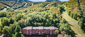 On Mountain two bedroom unit sleeping 6 with air conditioning!