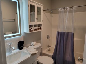 Combined shower/tub, towels - On Mountain two bedroom unit sleeping 8 (Newry)