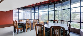 Itsy Hotels Regalia Grand, 500 Mtrs From Madikeri Fort