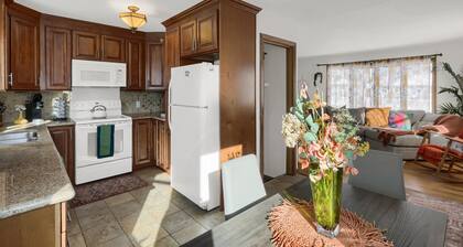 Minutes From Mall Of America and Airport -Single family quiet non through street