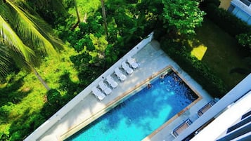 9 indoor pools, 9 outdoor pools