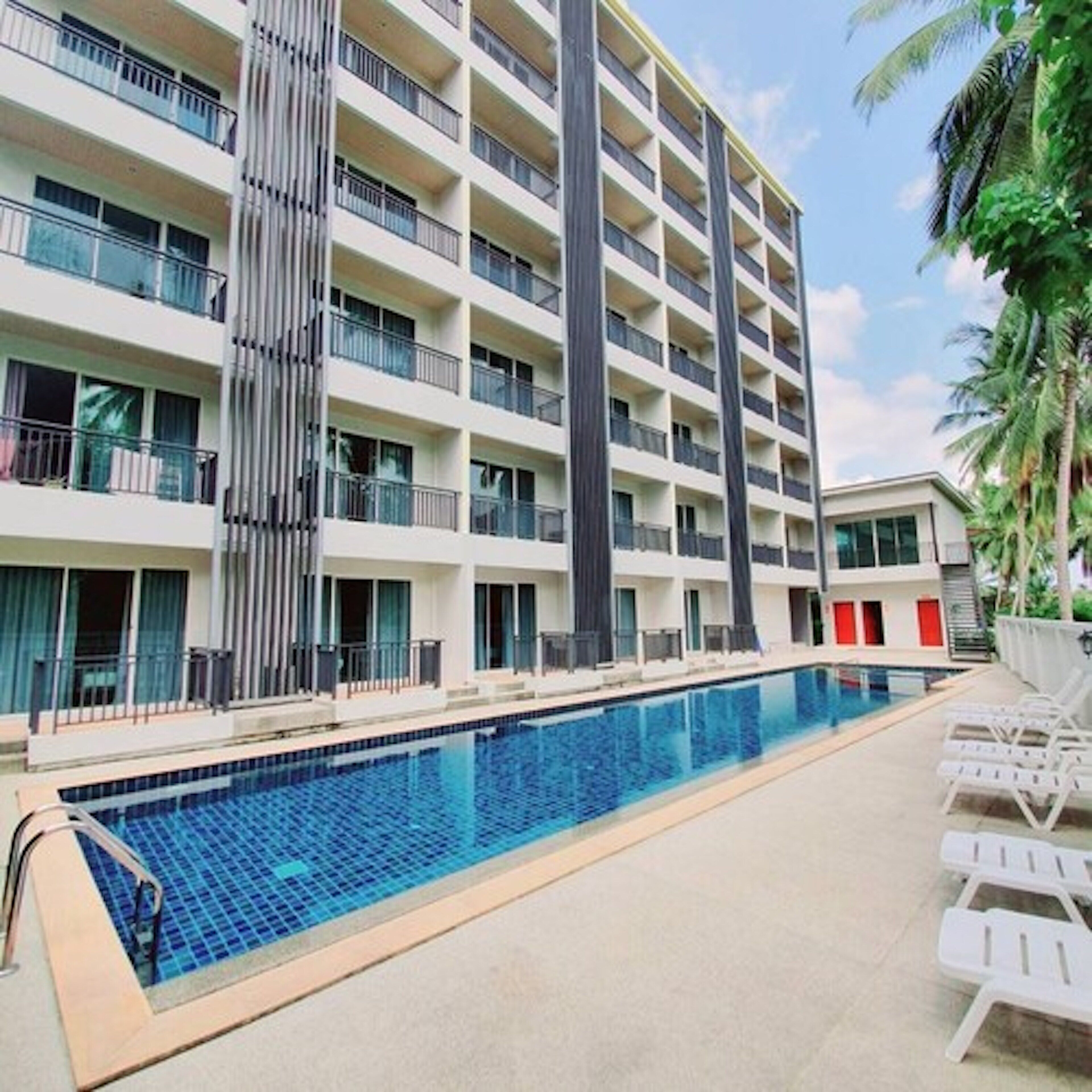 9 indoor pools, 9 outdoor pools