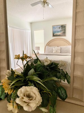 4 soverom, safe på rommet, strykejern/-brett og reiseseng for barn