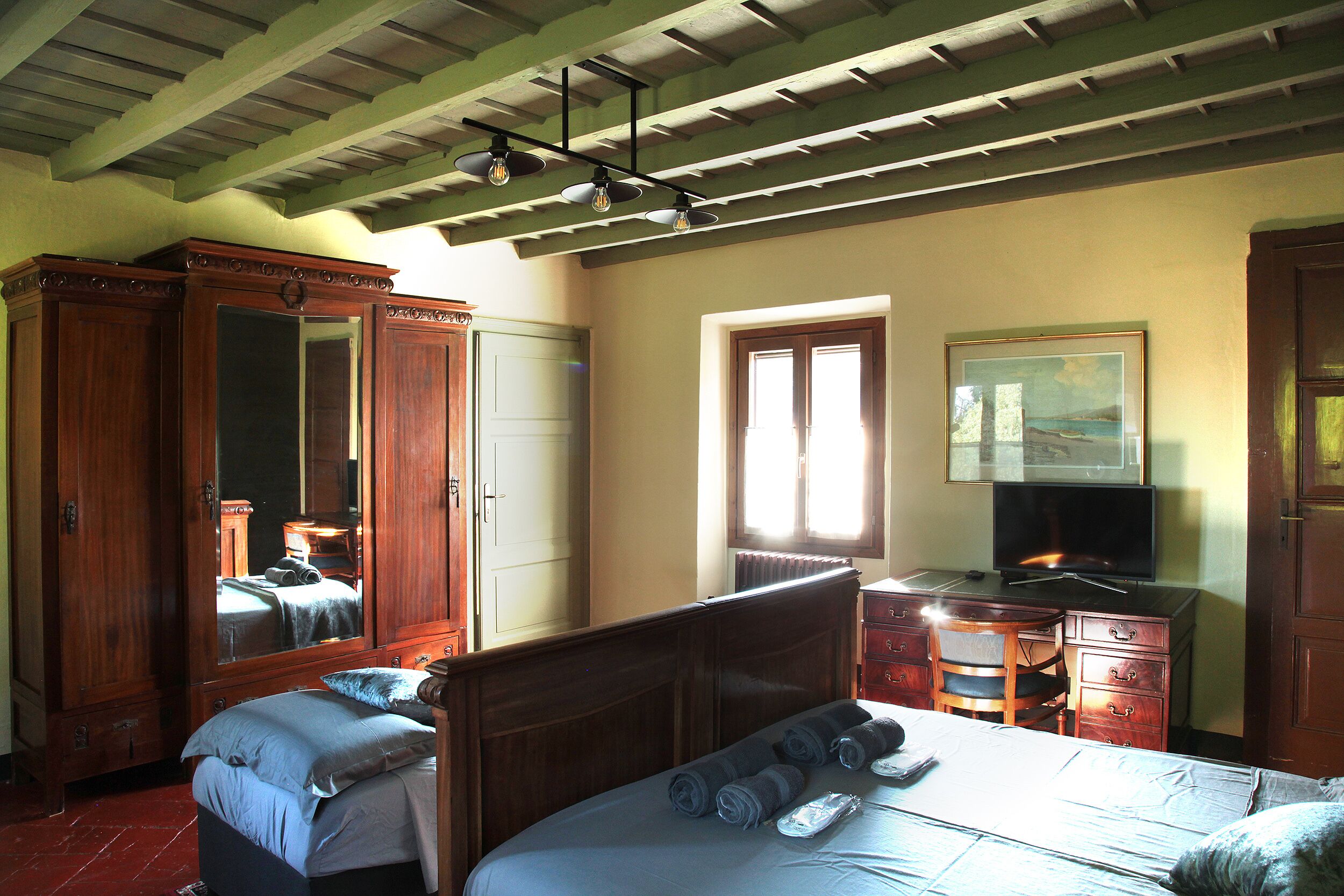 1 chambre, coffres-forts dans les chambres, bureau