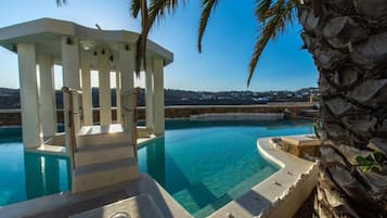 Piscina a l'aire lliure