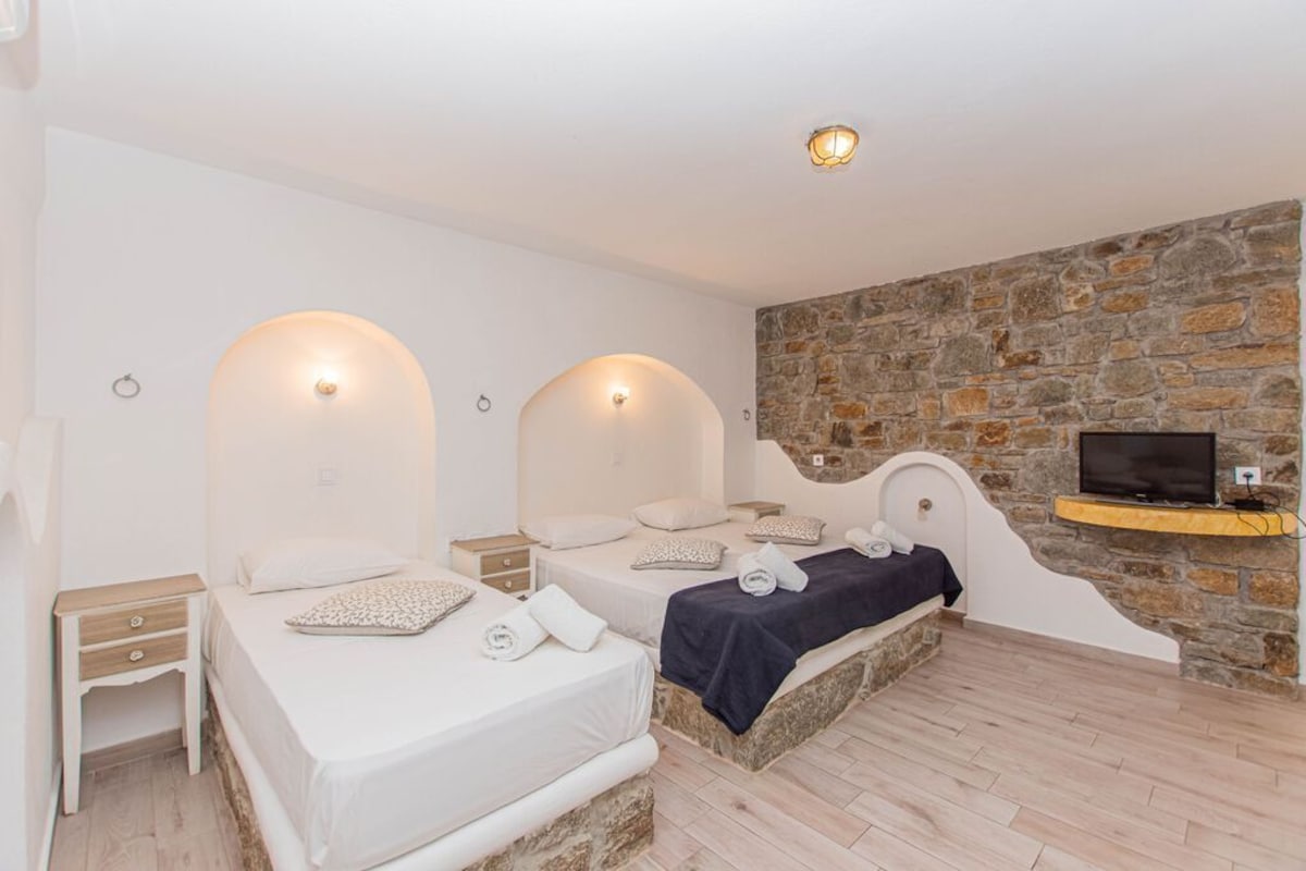 Soundproofing, WiFi (free)