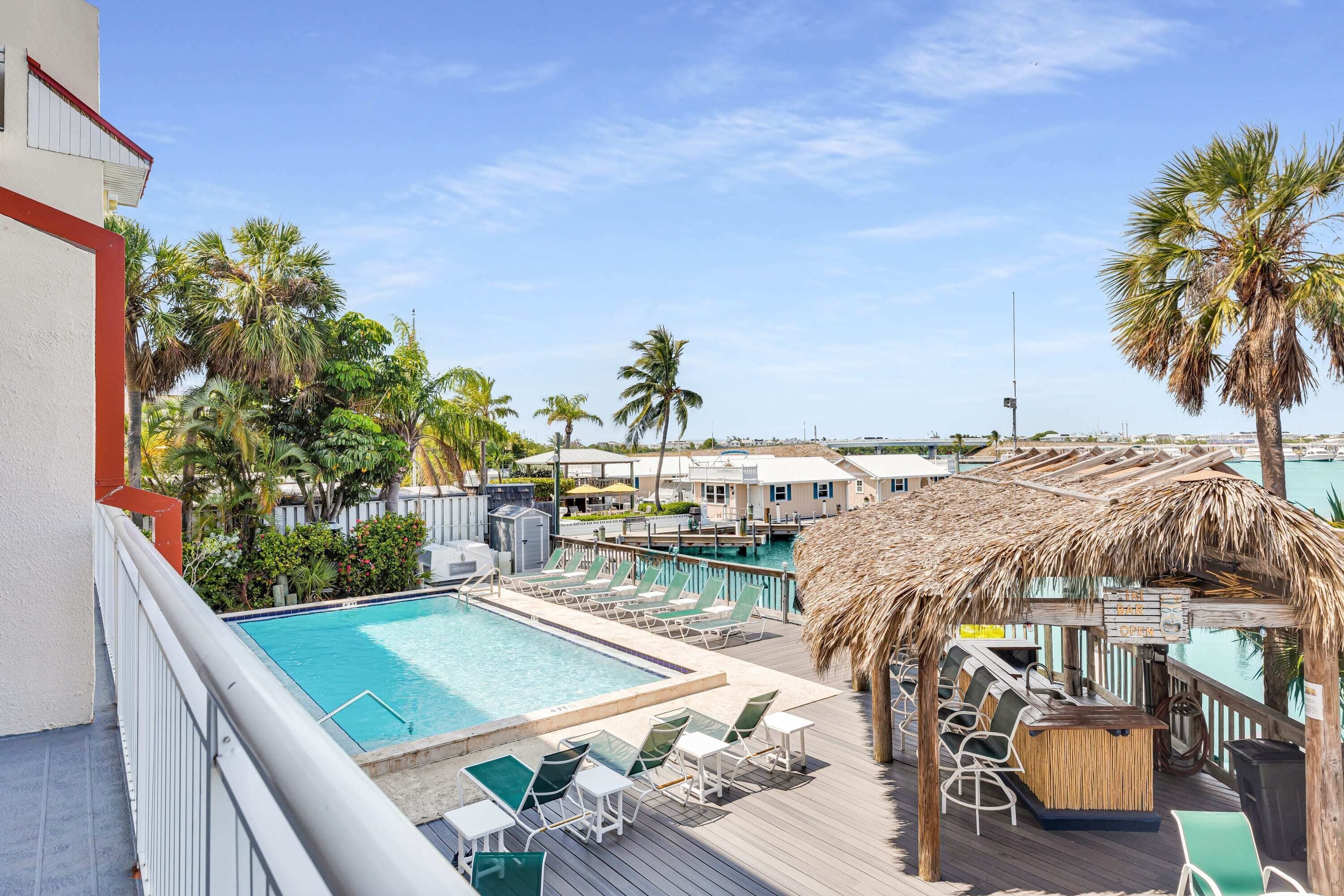 Aruba - Downtown Waterfront 2/2 Dock, Pool, Pet