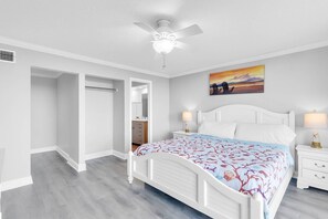 4 chambres, fer et planche à repasser, lit de bébé portatif, Wi-Fi