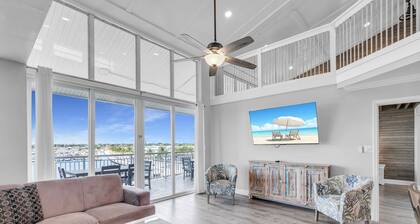 Waterfront Dock Pool Near Duval St Penthouse