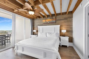 4 habitaciones, tabla de planchar con plancha, cuna de viaje y wifi