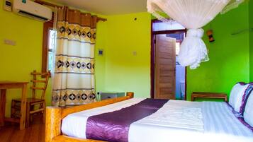 Habitación doble Deluxe | Ropa de cama de alta calidad y decoración personalizada