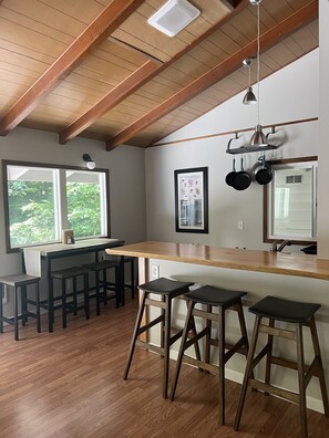 Interior - Charming Geneva Bungalow (Bellingham)