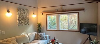 Charming Geneva Bungalow