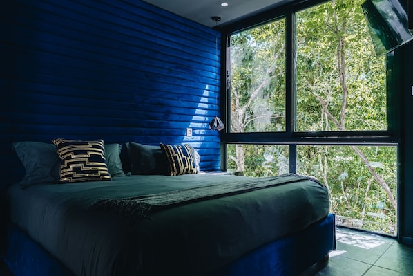 4 habitaciones, tabla de planchar con plancha, wifi y ropa de cama